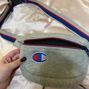 CHAMPION PURSE
